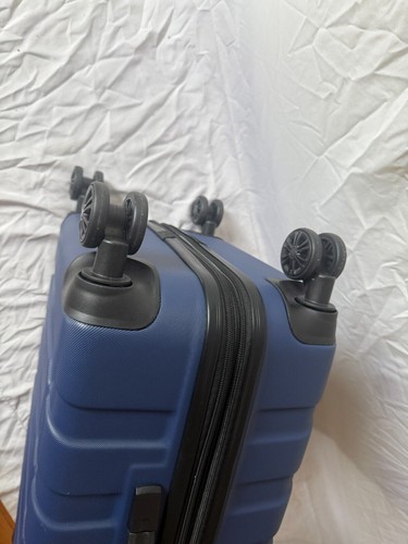 New TRAVELERS CLUB Madison Hard Case Luggage Blue 26" Medium Check In Expandable - Picture 6 of 7