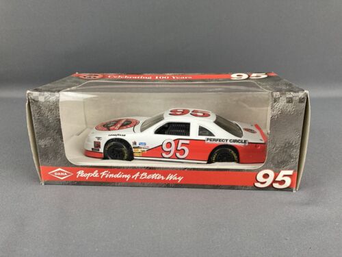 Revell 1995 #95 Dana Perfect Circle Ford Thunderbird 1/24 Druckguss Neu im Karton