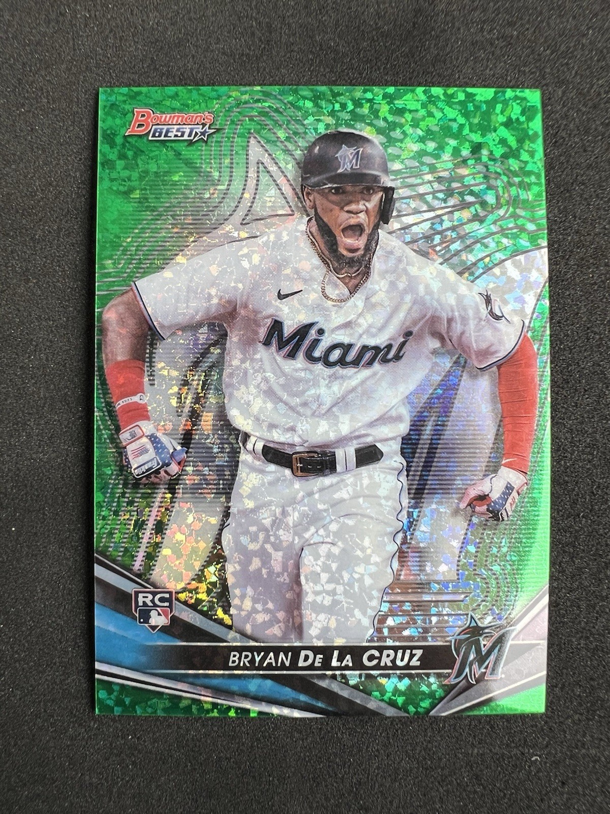 Bryan De La Cruz 2022 Bowman's Best Rookie #8 Green Mini-Diamond Refractor /99