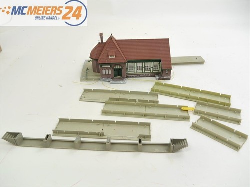 E439 Faller H0 110093 Edificio Estación "Wiesental" con andén / luz | Zustand: Usado