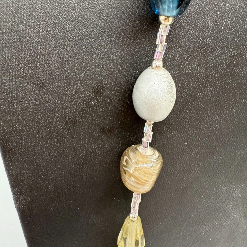 Collar largo de cuarzo y cristal facetado con cuentas de vidrio artístico laminado Premier Designs Foto 4 de 4