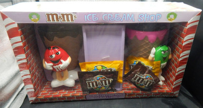 NIB SEALED M&M'S ICE CREAM SHOP DISHES AND CANDIES SET RED & GREEN WAFFLE CONE