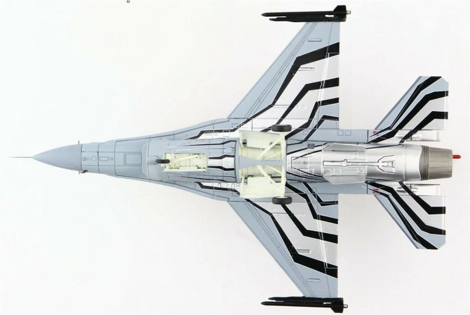 Hobby Master 1/72 F-16AM Belgian AF Solo Display Team FA-123 Blizzard HA3892 - Image 4 of 4