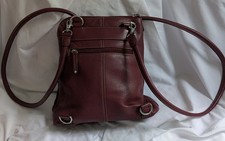 Zaino Clarks in pelle convertibile borsa a tracolla bordeaux ciottoli