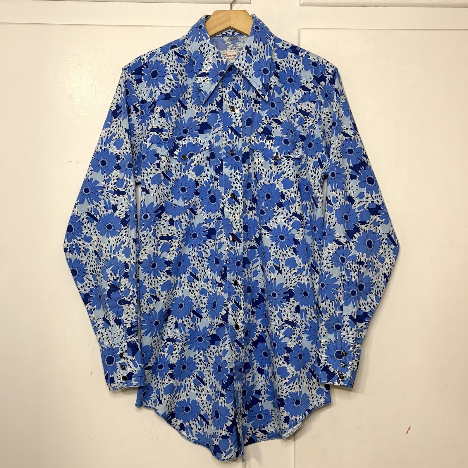 Vintage 70s Wrangler Floral Pearl Snap Dagger Collar Long Tails Western Shirt