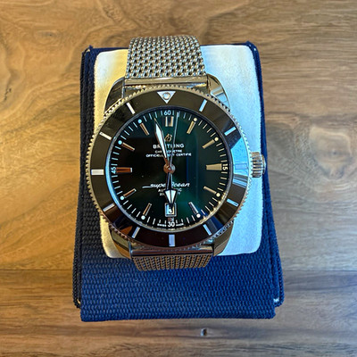 Breitling Superocean Heritage B20 Automatic 46mm Green Dial 200m Mesh Box