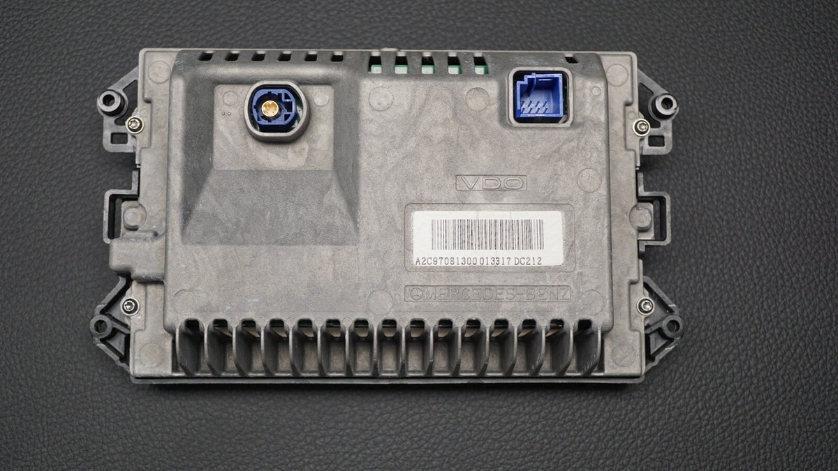 GENUINE MERCEDES BENZ SL R231 CENTRAL INFORMATION DISPLAY SCREEN 