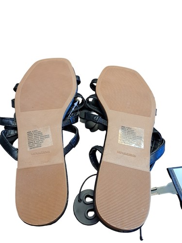 SO Flat Sandals 6M Women’s Floral Daisy Black Open Toe - Picture 4 of 4