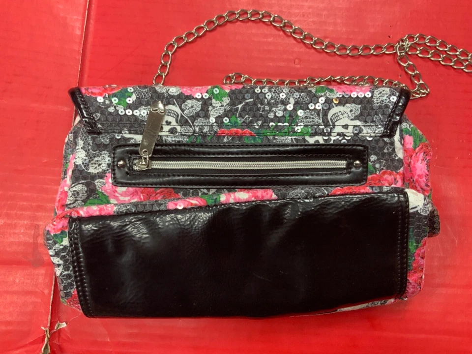Bolso de Mano Betsey Johnson Calavera y Lentejuelas Rosa Foto 4 de 4
