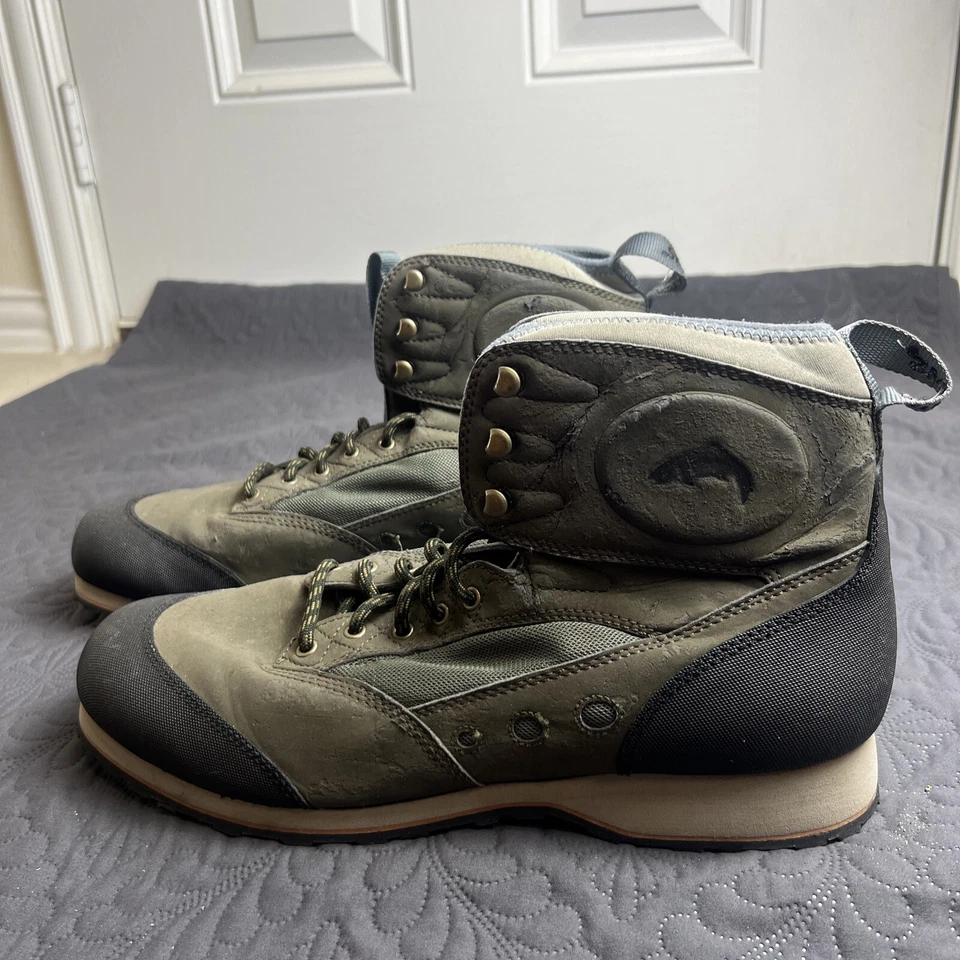 Botas masculinas SIMMS Wading 13 verde oliva/preto guia pesca com mosca sola de borracha usadas - Imagem 4 de 4