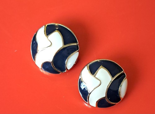 VINTAGE Button Style 1960/70s Earrings Clip On Blue/Cream Enamel Gold Tone. - Picture 7 of 12