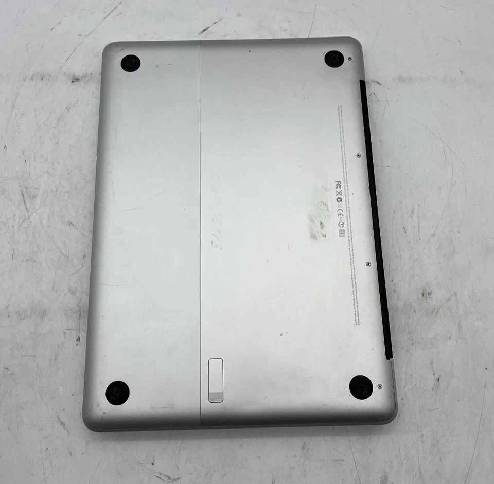 Apple MacBook A1278 13" (finales de 2008) 2,4 GHz, 4 GB de RAM. (bad bat, no se enciende Foto 4 de 4