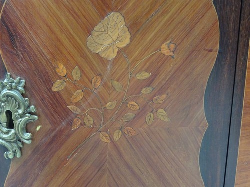 Angoliera intarsiata in mogano e bois de rose fine 1700 Luigi XV Francia - Foto 6 di 18