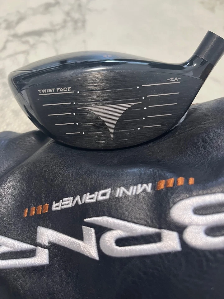 Near Mint Taylormade BRNR MINI Driver head 11.5 - Image 2 of 4