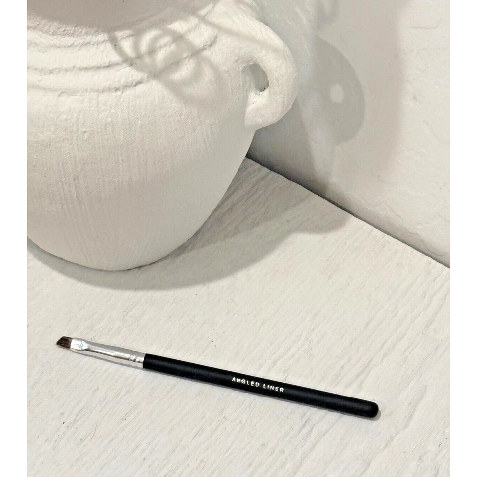 BareMinerals ANGLED LINER | MakeUp Brush BRAND NEW - Image 2 of 4