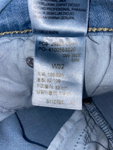 Levi's | Mid-Length Shorts Hypersoft Light Wash Denim, Women's 32 - Picture 5 of 11