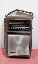 General Electric AC Battery Portable Radio P977B
