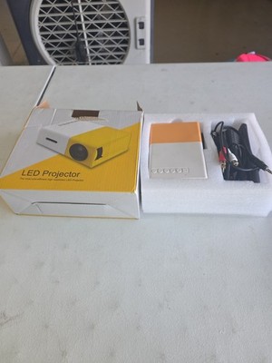 EEEKit 1080p Portable LED Mini Projector - White/Yellow