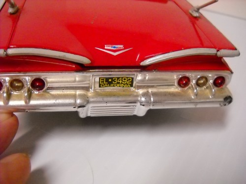 Motor Max 1960 Chevrolet Impala Convertible RED 1:18 Die Cast Car - Picture 7 of 14