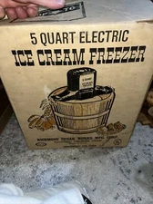 Vintage Richmond Cedar Works ~  5 Quart Electric Ice Cream Freezer Maker ~ Works