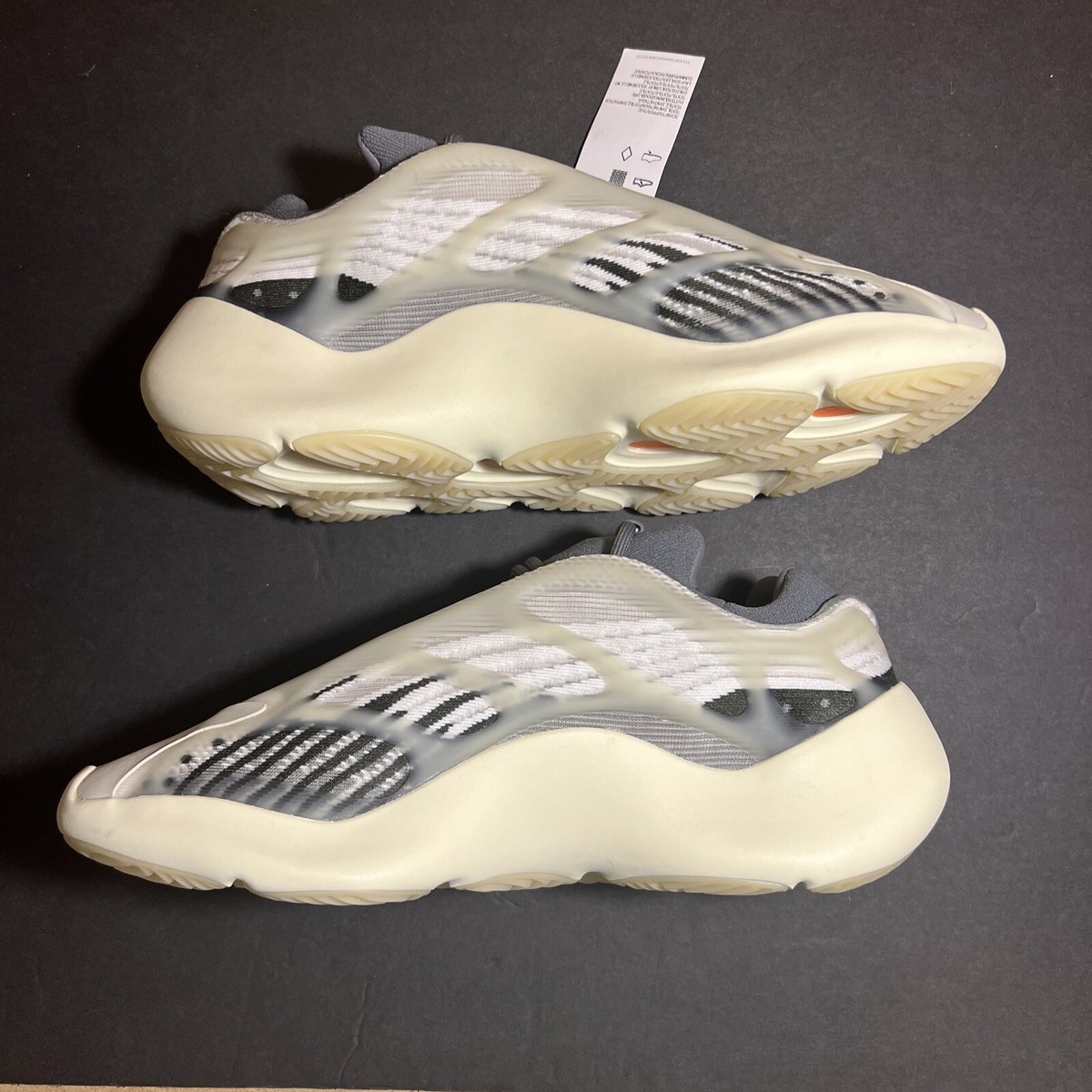 Yeezy 700v3 V3 Azael Adidas Yeezy $60 Size 10 Adidas Yeezy 700 V3