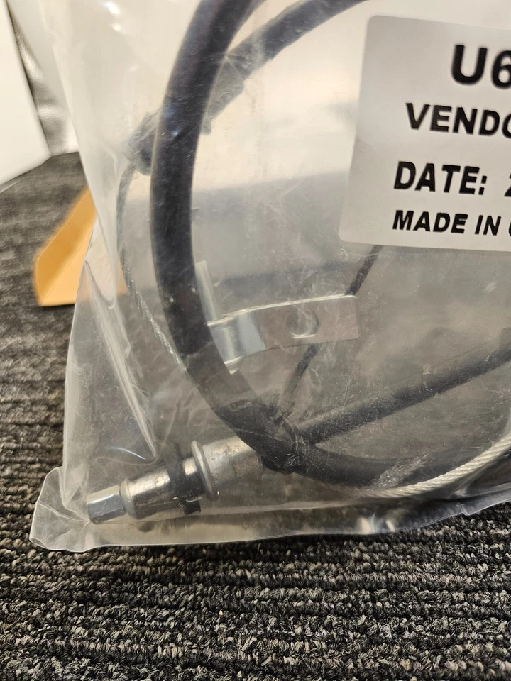 Cable de freno de estacionamiento Carquest Wearever BCA660210 para Chevrolet Suburban 2500 Foto 3 de 4