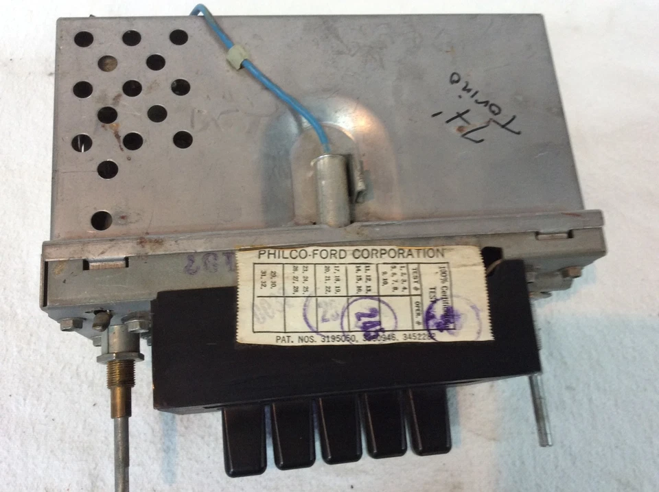 Ford Gran Torino Ranchero GT 1974 Fastback Mercury Montego MX radio AM fabricante de equipos originales Foto 2 de 2