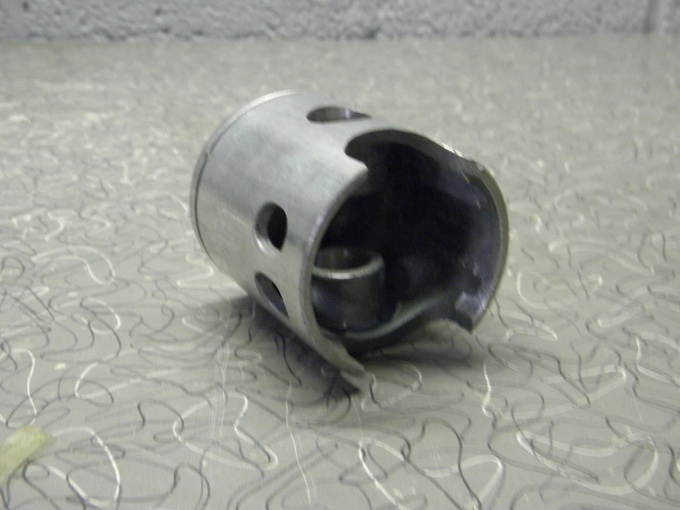 Pistón Yamaha AT2M MX Enduro 1972-73 NOS primer sobre 318-11635-00 Foto 4 de 4