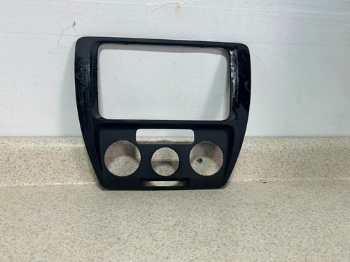 11 - 18 VW JETTA RADIO DASH CENTER TRIM CLIMATE CONTROL BLACK FACTORY OEM - Picture 2 of 3