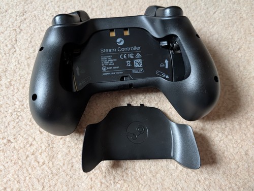 Valve Steam Controller (No Dongle) - Picture 3 of 3