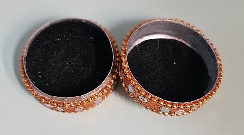 Jewelry Ring Box Orange Round Glitter Beads Ornament Velvet Interior 1.75" - Picture 3 of 3