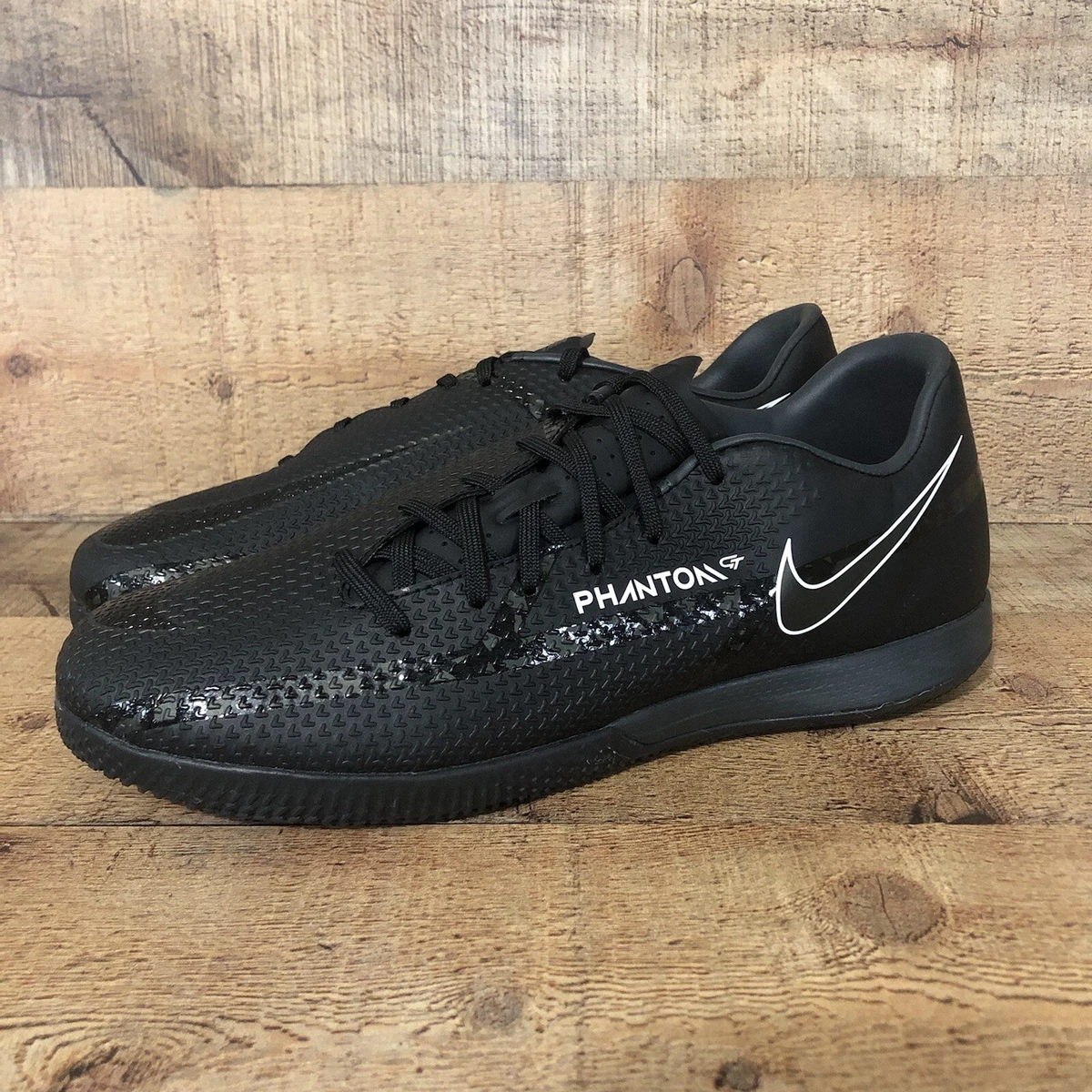 Nike black futsal clearance shoes