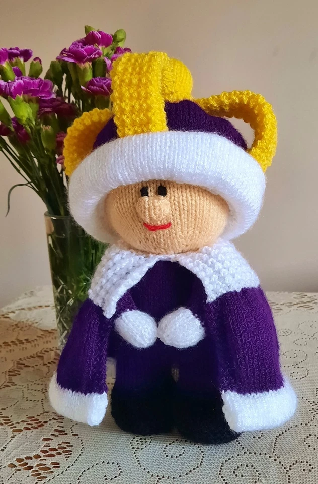 New Knitting Pattern King Knitting By Post A5 Leaflet. Postbox Topper Ideas - Image 2 of 4