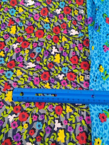 polyester fabric floral material blue red black 3+ yards vintage crinkle texture - Picture 6 of 8