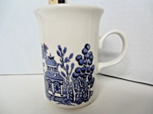 Churchill Blue Willow Tall Mug Coffee Tea Made in England /8 Oz./4.25 in tall