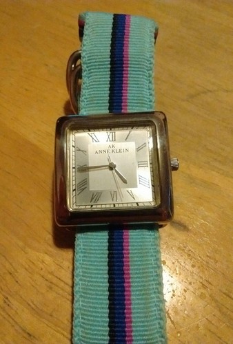Montre Vintage Exactly Pour Femme - Boîtier Argenté 23mm, Nouveau Bracelet - Fonctionne Avec Pile Neuve