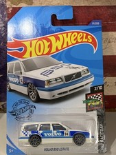 HOT WHEELS VOLVO 850 ESTATE. 2019 HW RACE DAY. WHITE/BLUE. ON CARD