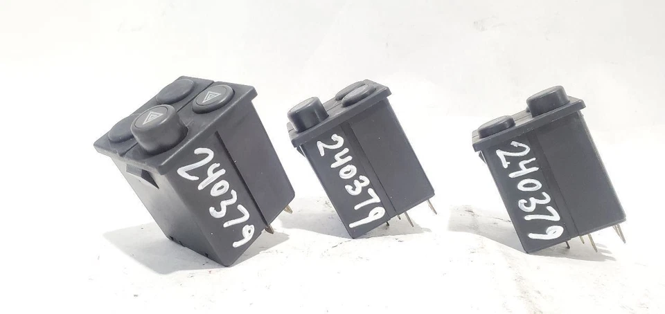 1988 Alfa Romeo Spider Veloce OEM interruptor de descongelamento de perigo  - Imagem 2 de 4