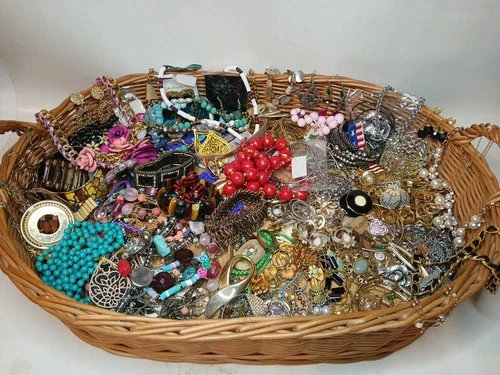 6 Lbs Costume Jewelry Lot Vintage & Modern Brooches Bracelets Watches & More #2