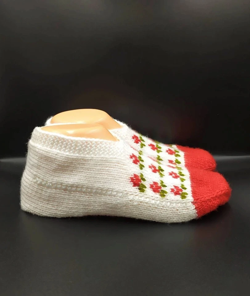 Zapatillas Tejidas Hechas a Mano Blanco Rojo Patrón Floral Talla 7 Acogedores Lana Botines Calcetines Foto 2 de 4