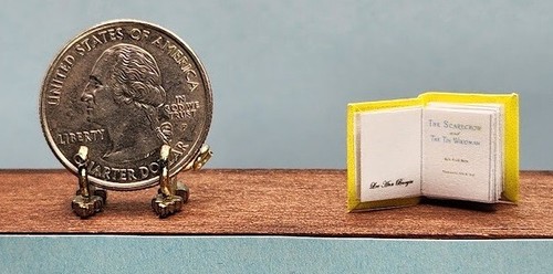 1:24 MINIATUREBOOK SCARECROW AND TIN WOODMAN OZ BAUM HALF SCALE - Picture 5 of 12