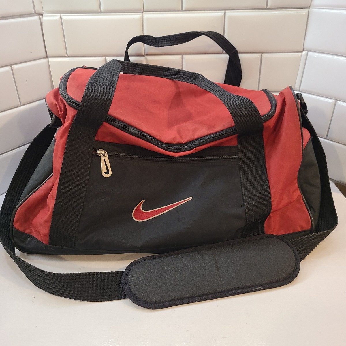 Nike Vintage Duffle Bag Red Black F8-DJL Measures 17x11x10 READ | eBay