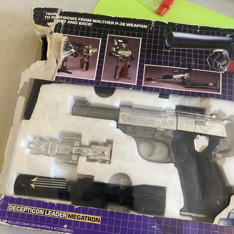 TRANSFORMERS G1 MEGATRON 1984 WITH damage BOX VINTAGE HASBRO - Image 2 of 4