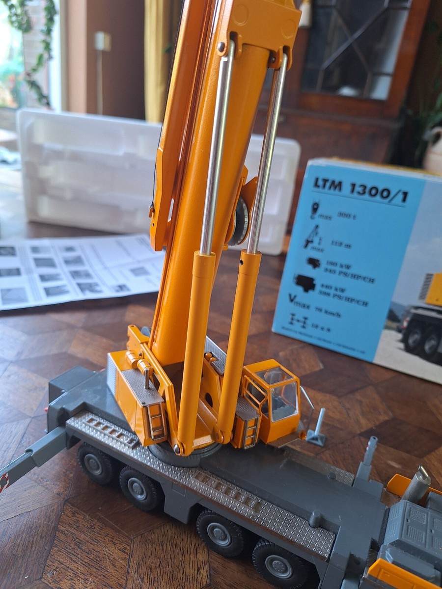 Conrad Liebherr LTM 1300/1 Art No 2097/0 1:50 mobile crane
