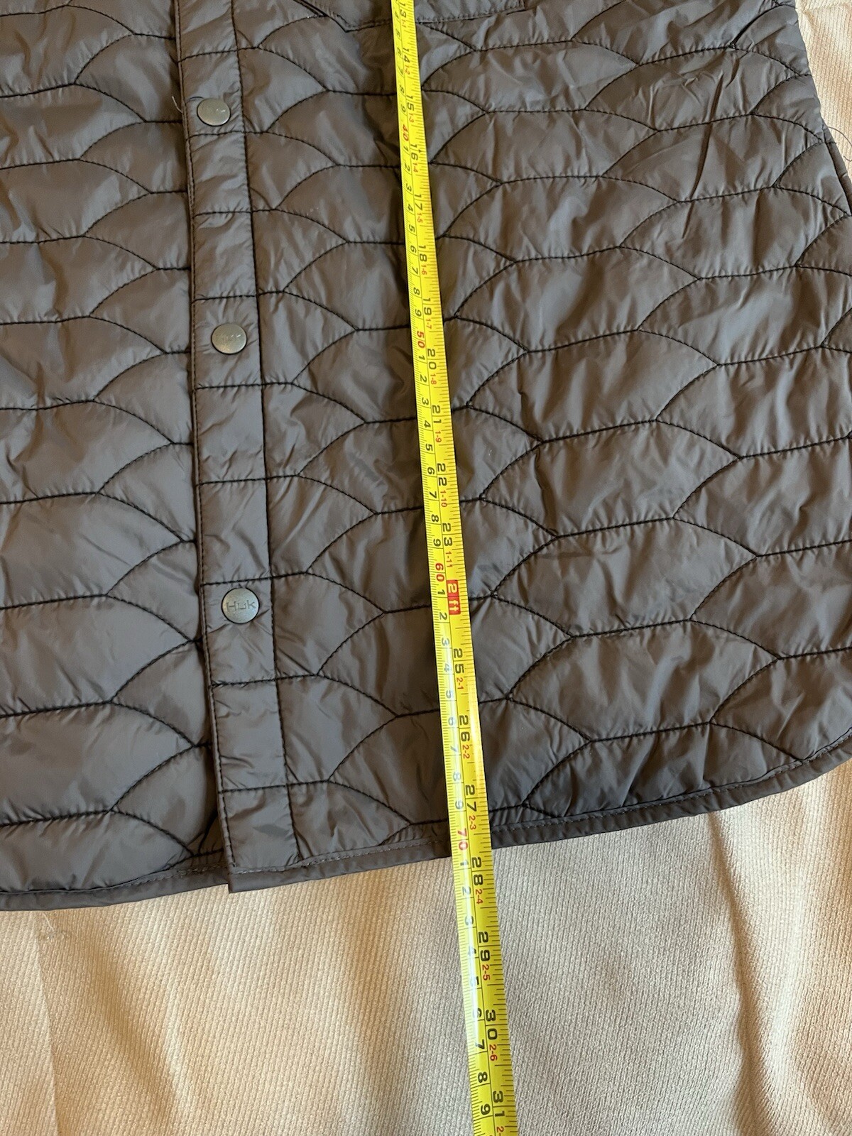 HUK scale quilt button Down jacket medium - image 6