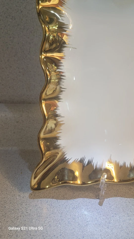 Nicole Miller-Plato para servir en casa 10,75" x 10,75" borde festoneado salpicaduras doradas Foto 2 de 4