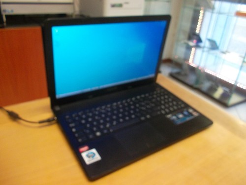 NOTEBOOK ASUS X501U SCHERMO DA 15,6 POLLICI WINDOWS 10 - Foto 15 di 24
