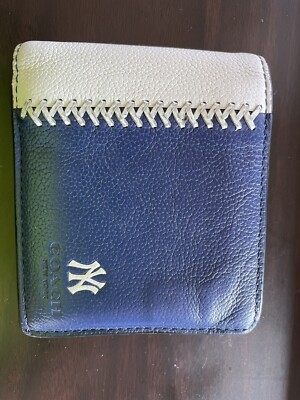 coach famous wallet