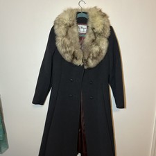 La Vogue Vintage Women’s Dress Coat Fur Neckline & Back Pleating Detail Medium