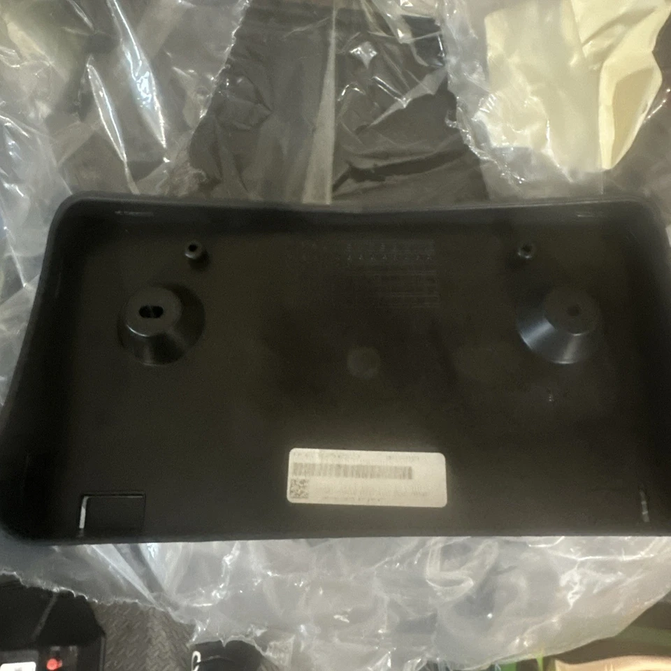 Soporte de placa delantera OEM 2015 Ford Mustang 2015 Foto 2 de 3